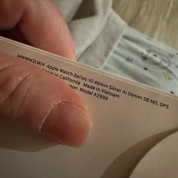 Apple Watch with Sleek Band - Picture 4 of 6